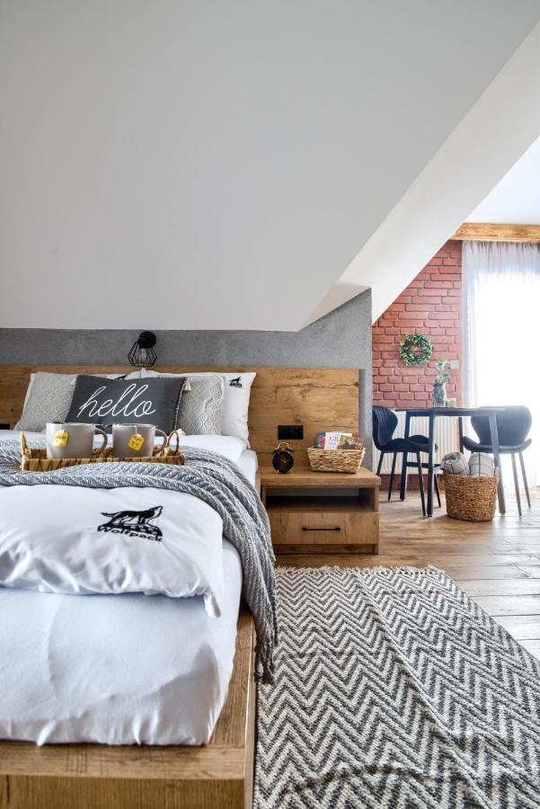 Wolfpack Guest House Бялка Татранска Екстериор снимка