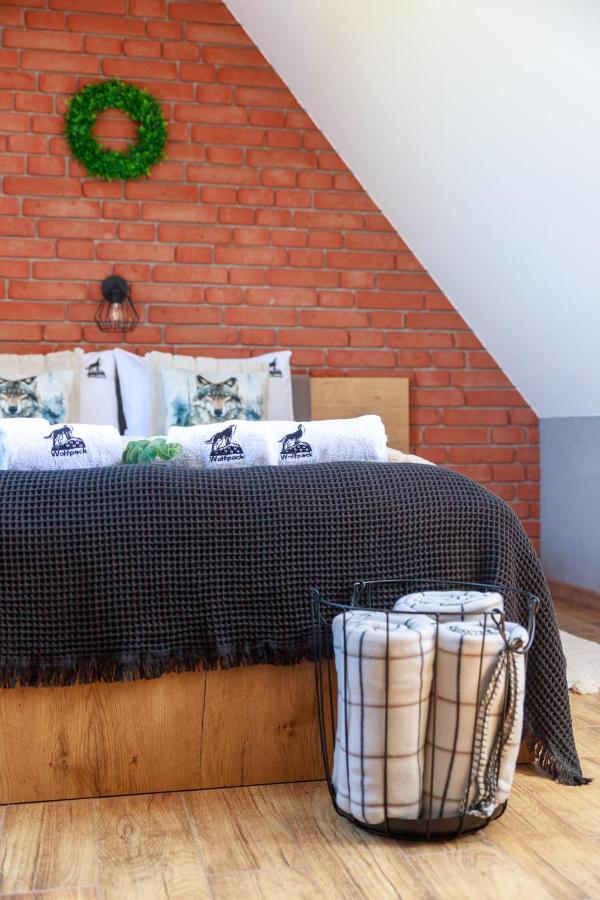 Wolfpack Guest House Бялка Татранска Екстериор снимка