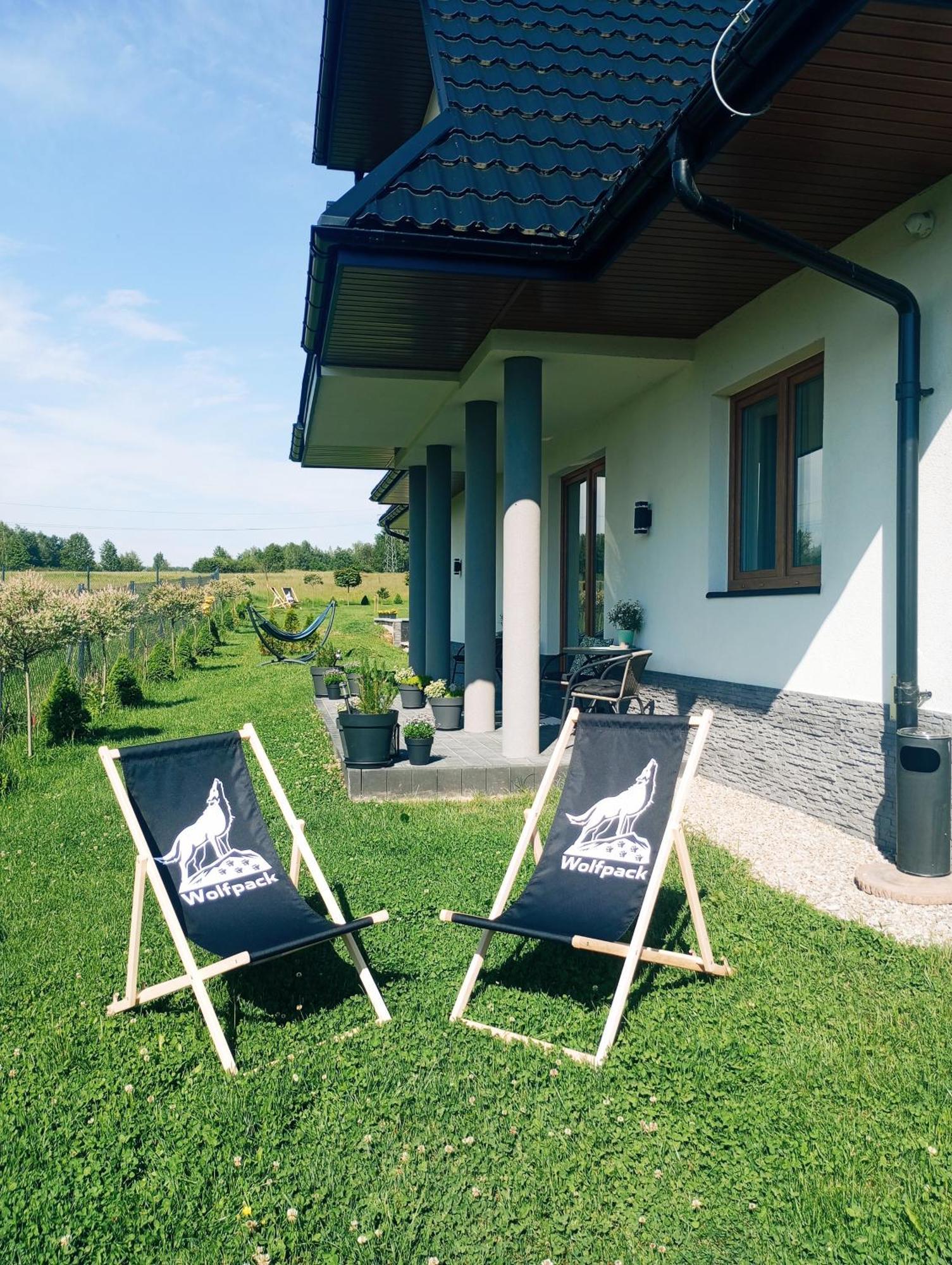 Wolfpack Guest House Бялка Татранска Екстериор снимка
